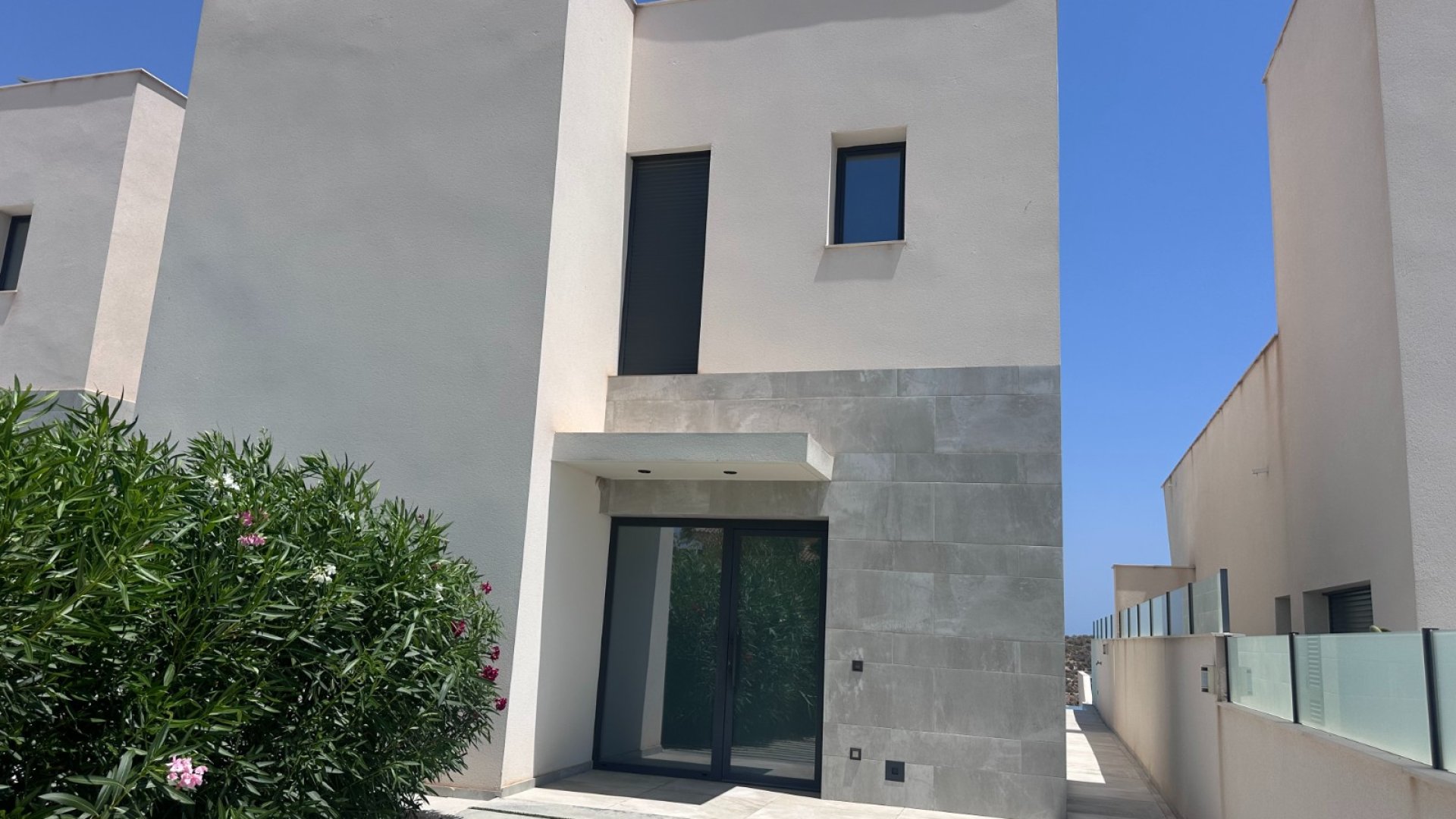 Resale - Villa -
Rojales