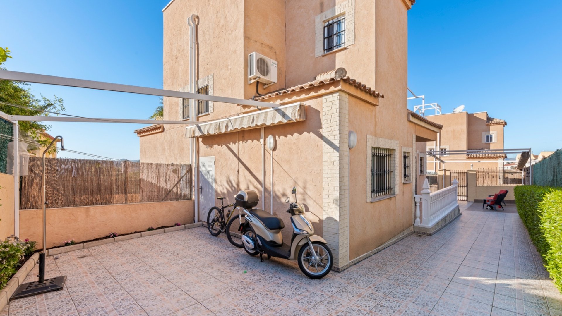 Resale - Villa -
San Fulgencio - La Marina