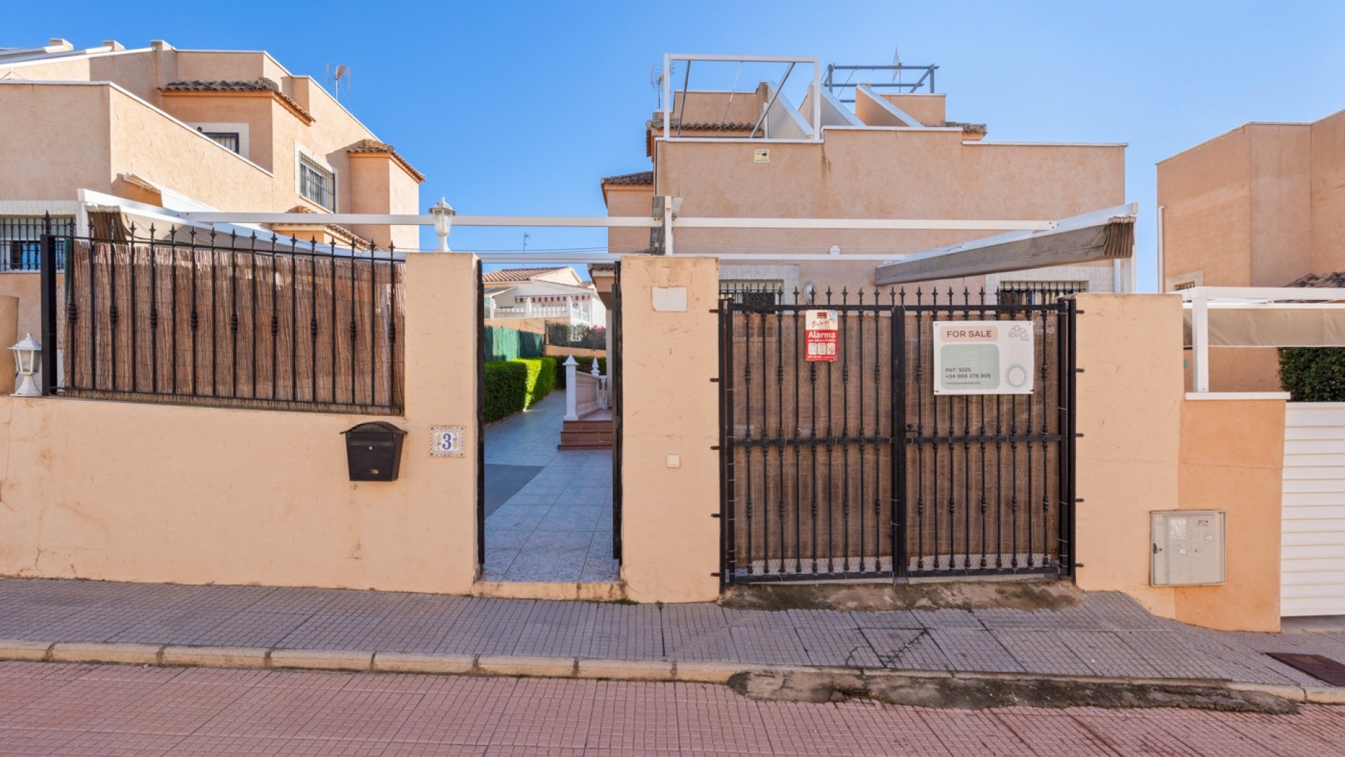 Resale - Villa -
San Fulgencio - La Marina