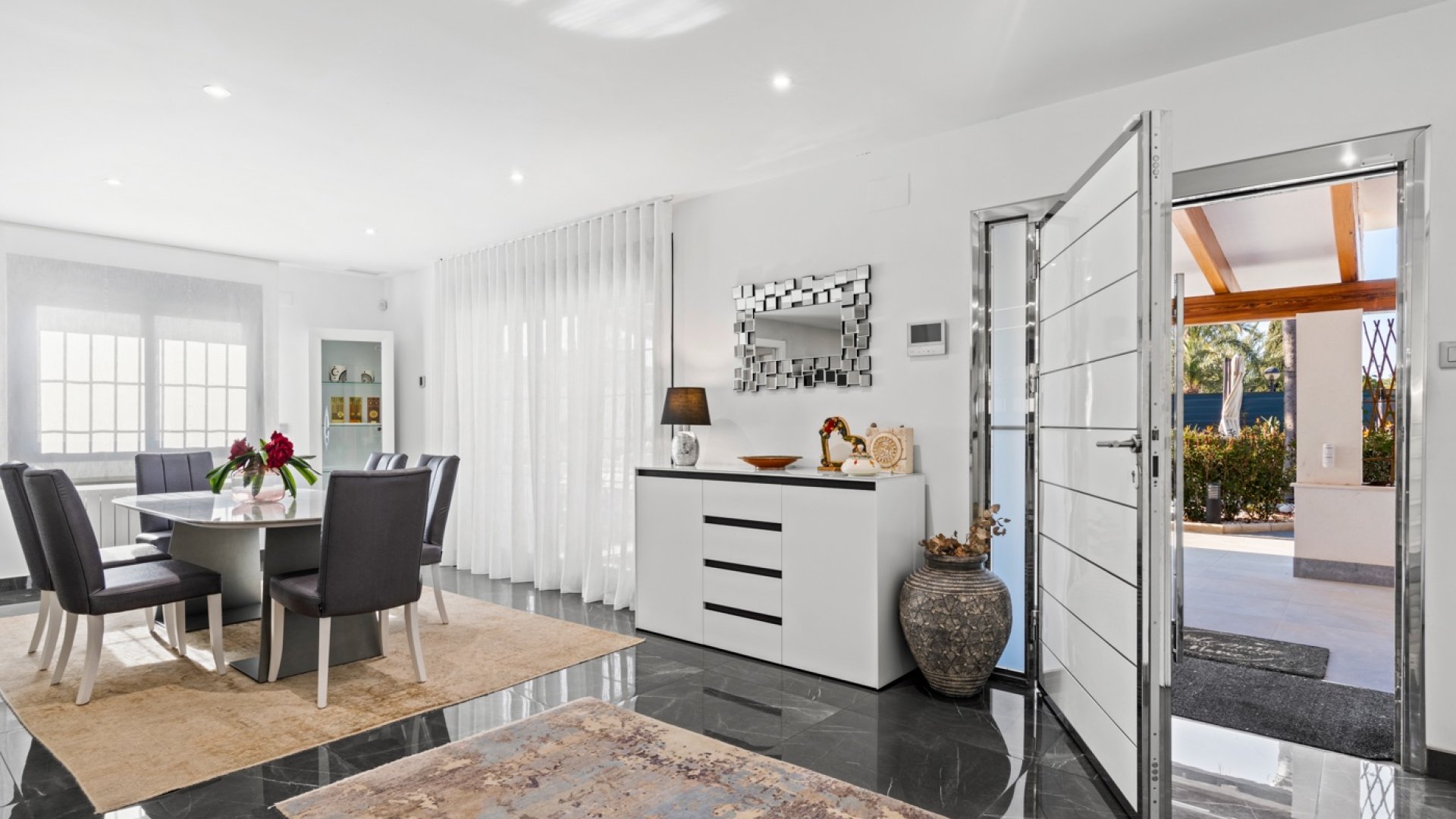 Resale - Villa -
San Juan - Frank Espinós