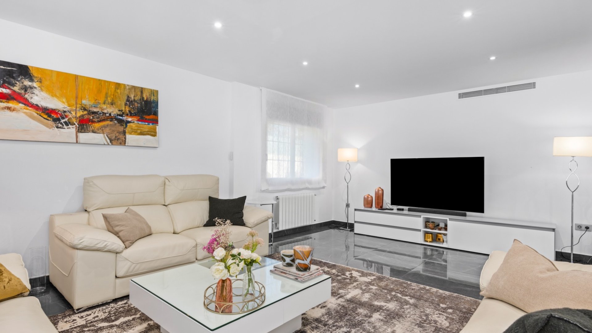 Resale - Villa -
San Juan - Frank Espinós