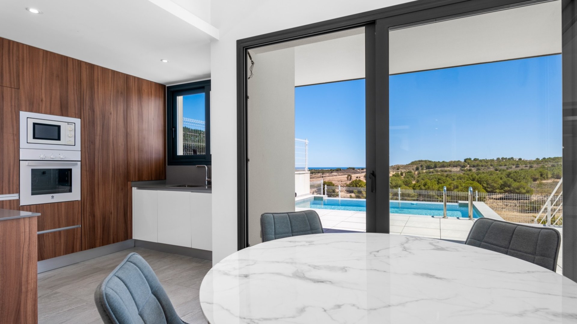 Resale - Villa -
San Miguel de Salinas - Costa Blanca South