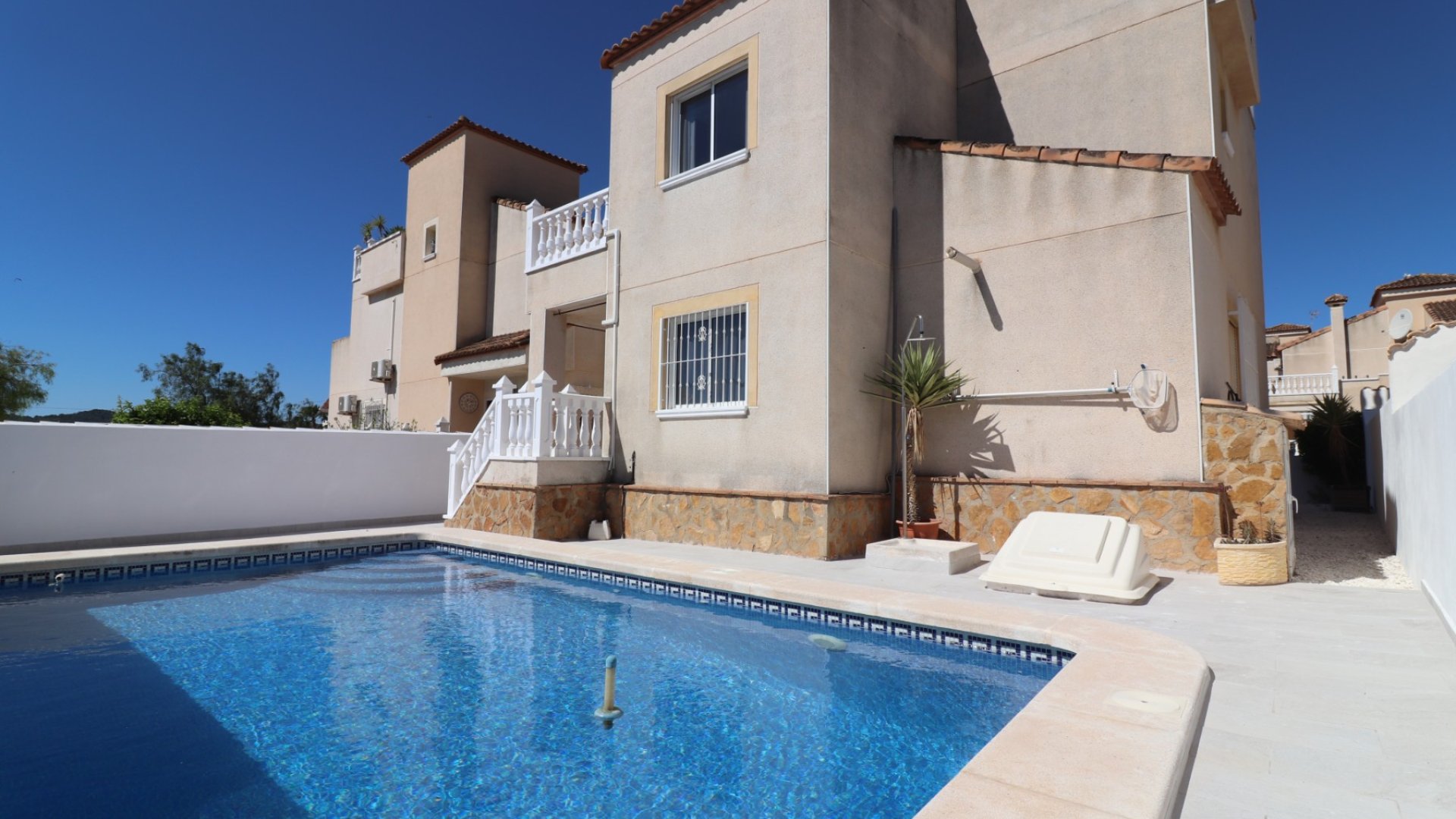 Resale - Villa -
San Miguel de Salinas - Lake View Mansions
