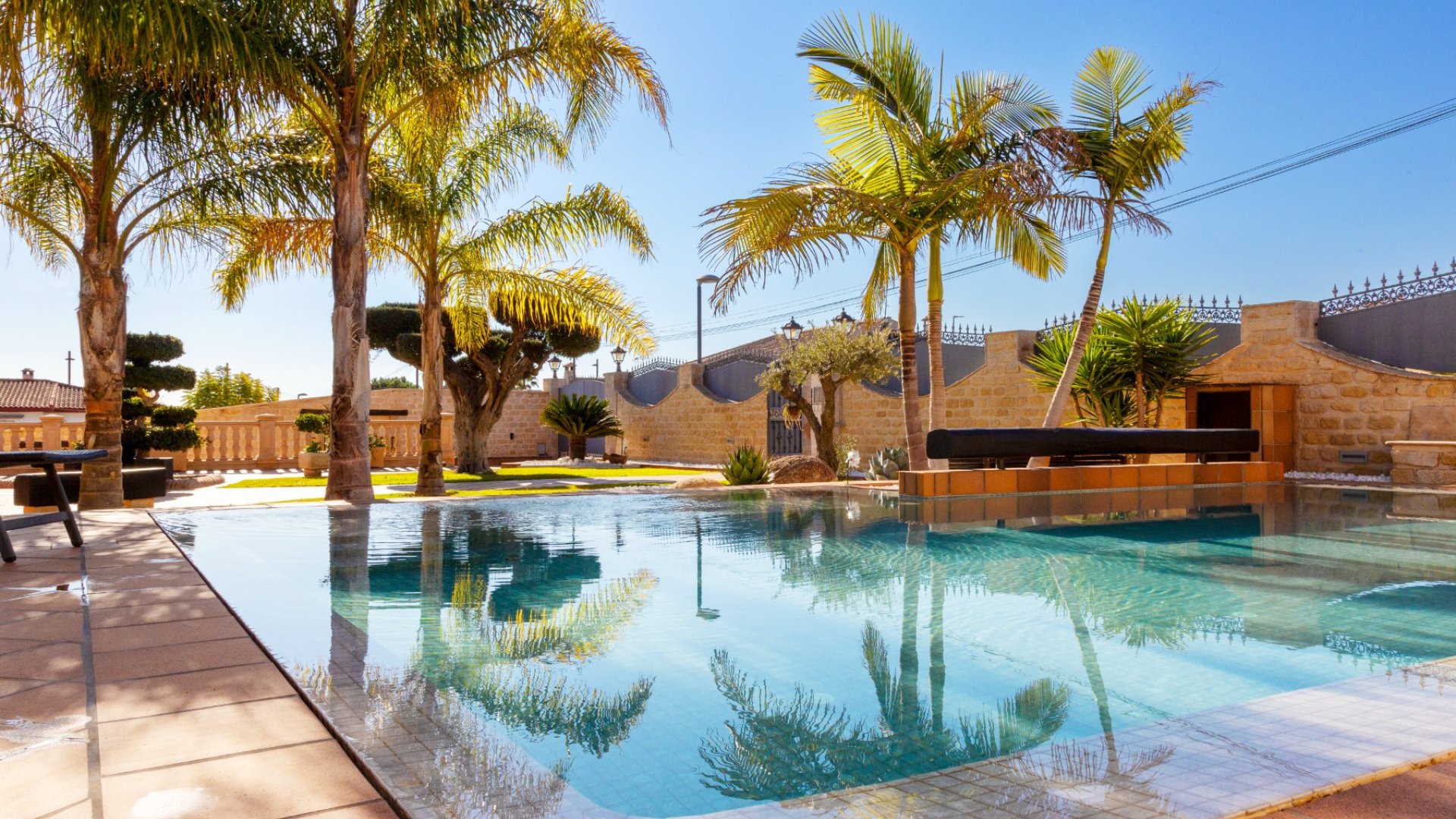 Resale - Villa -
San Vicente del Raspeig - Los Girasoles