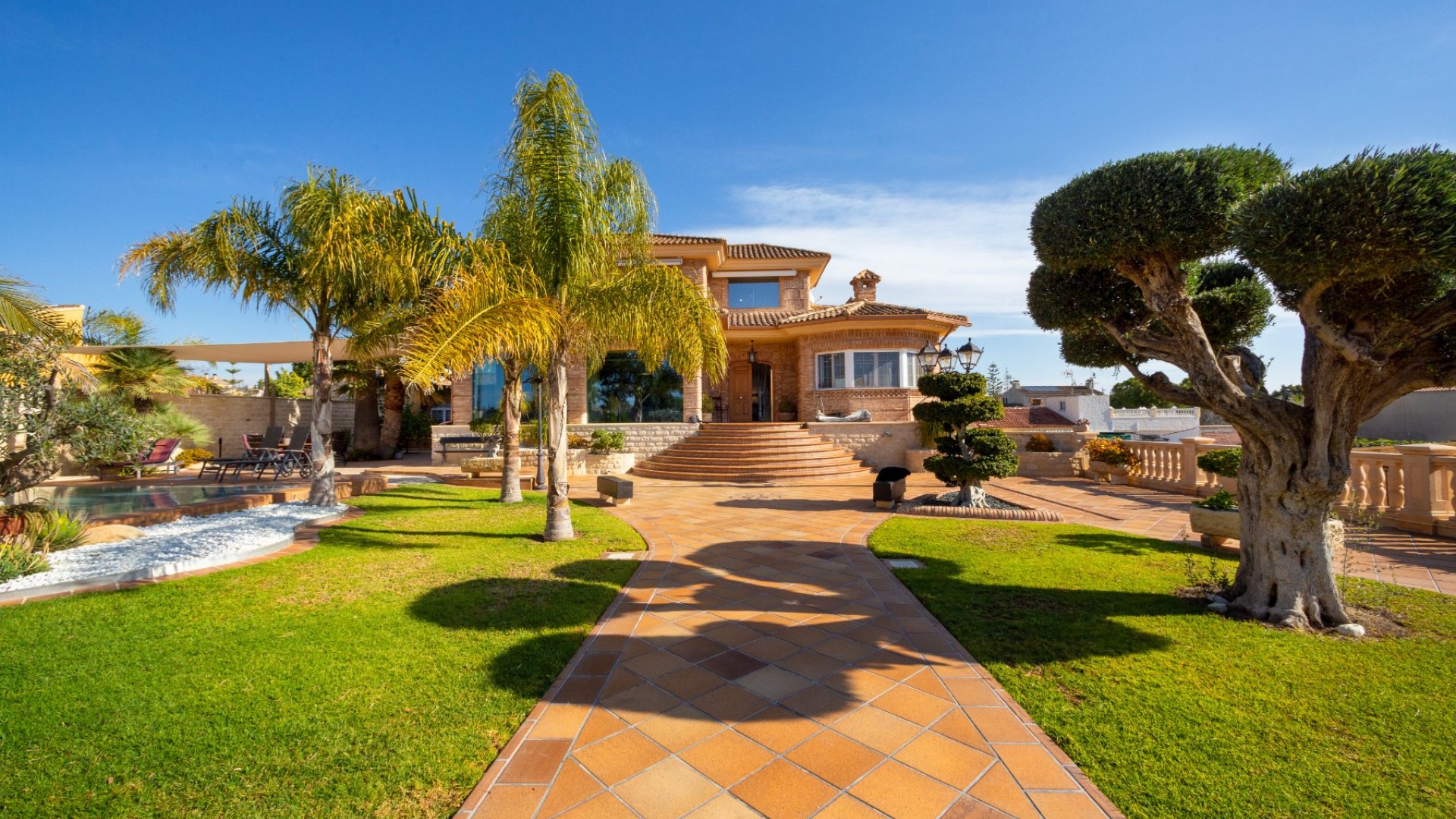 Resale - Villa -
San Vicente del Raspeig - Los Girasoles