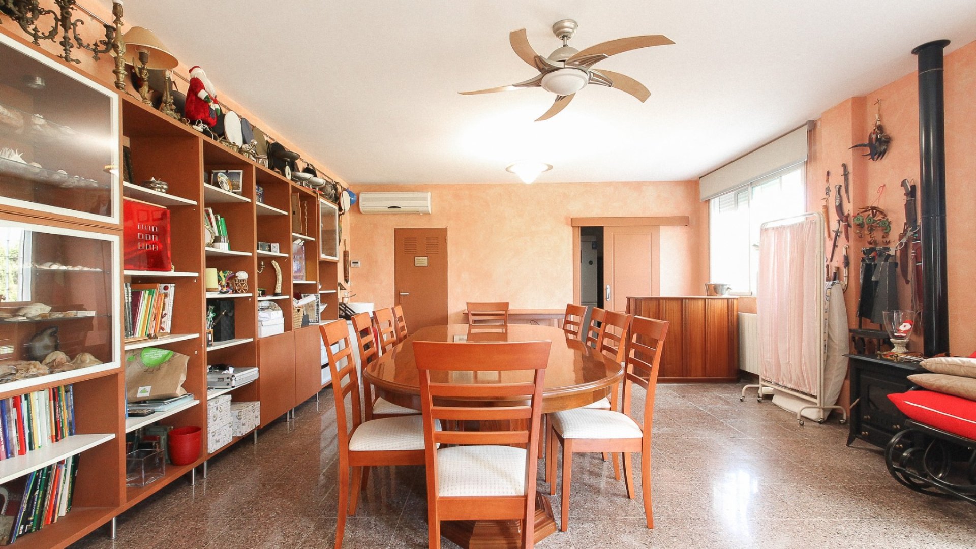 Resale - Villa -
San Vicente del Raspeig