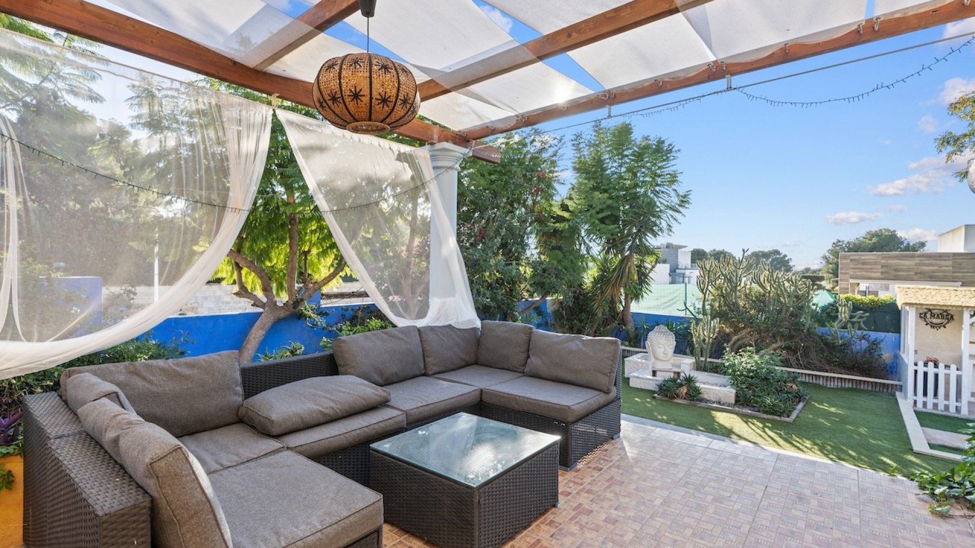 Resale - Villa -
Santa Pola - El Poble Llevanti