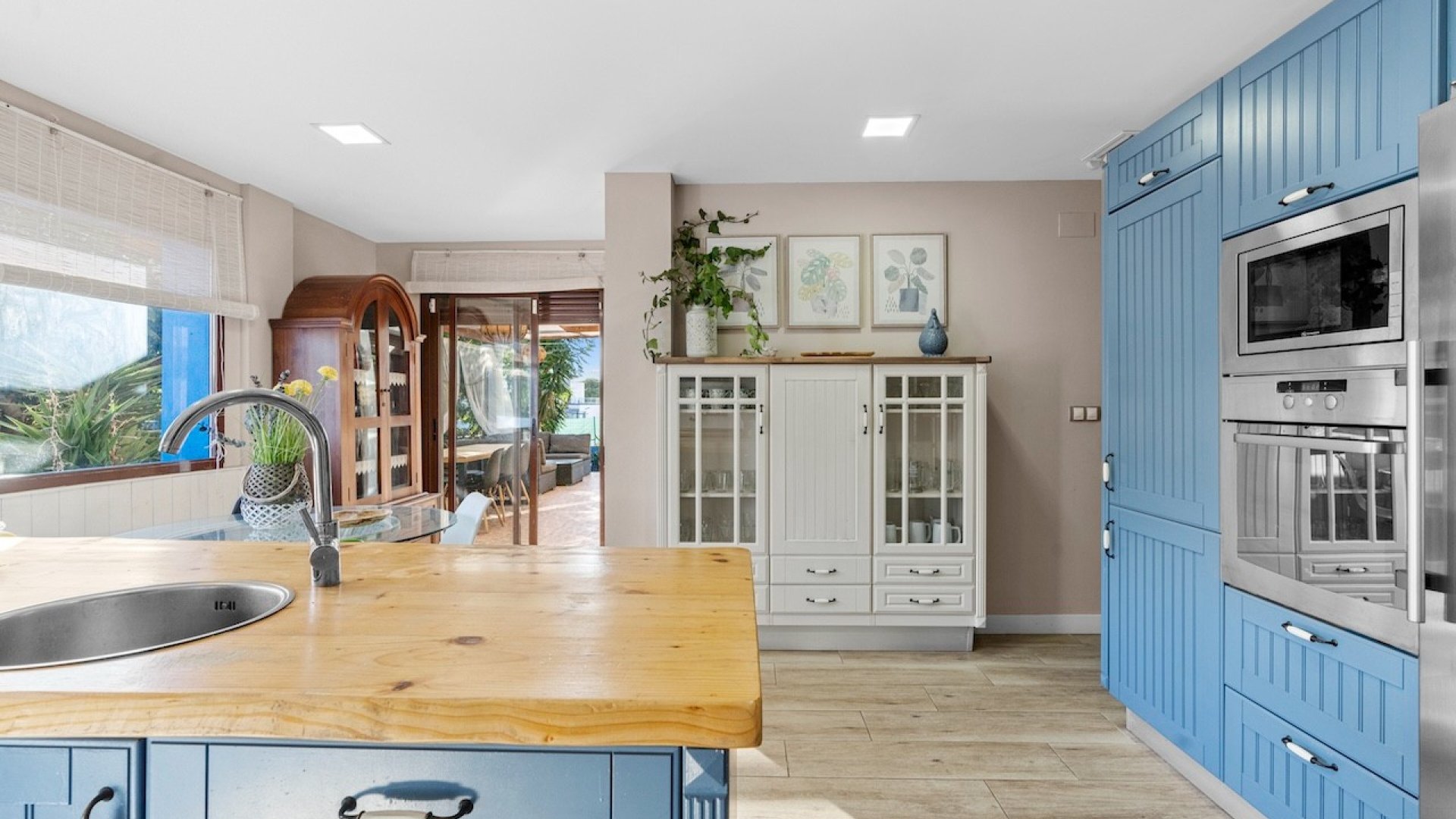 Resale - Villa -
Santa Pola - El Poble Llevanti