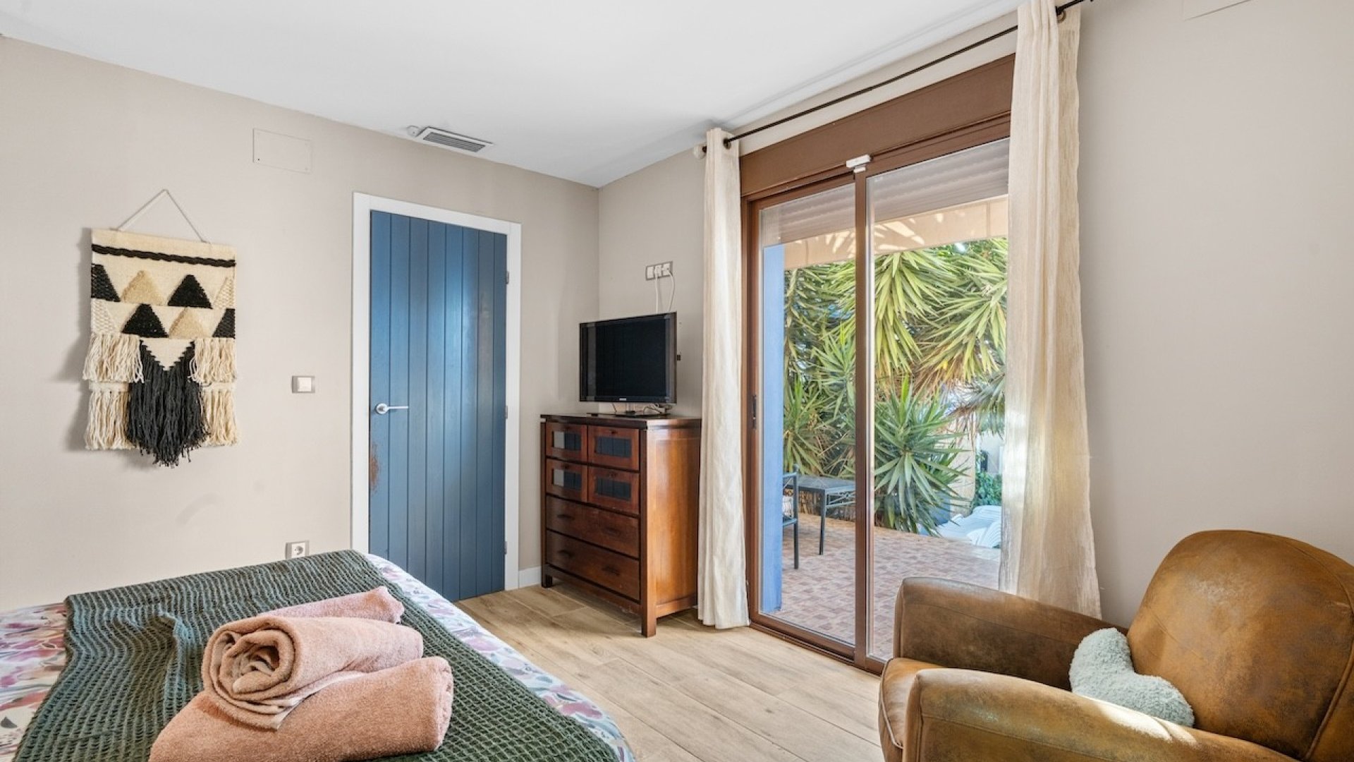 Resale - Villa -
Santa Pola - El Poble Llevanti