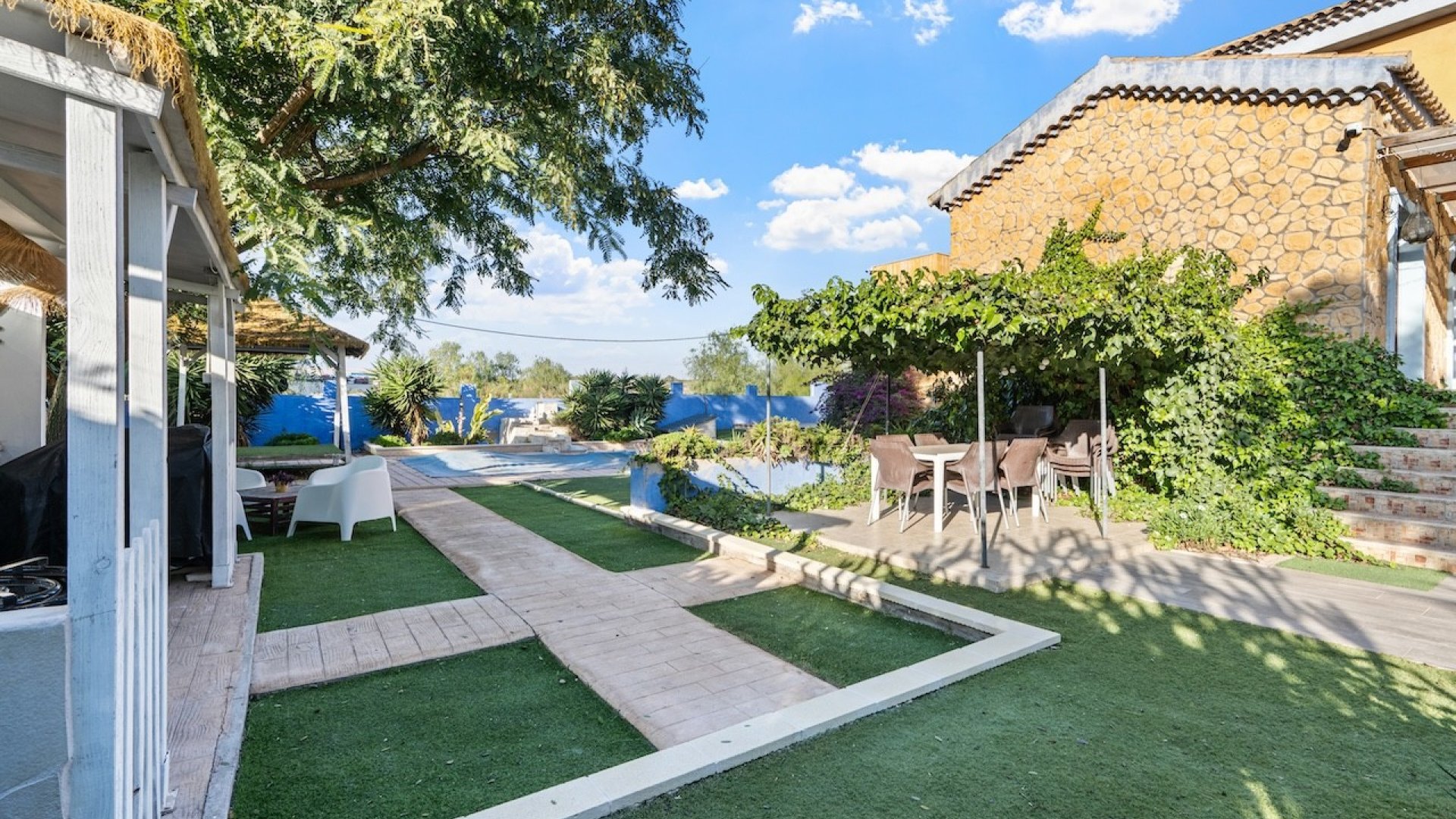 Resale - Villa -
Santa Pola - El Poble Llevanti