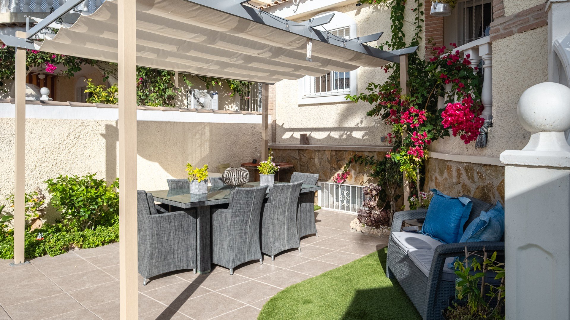 Resale - Villa -
Santa Pola - Gran Alacant