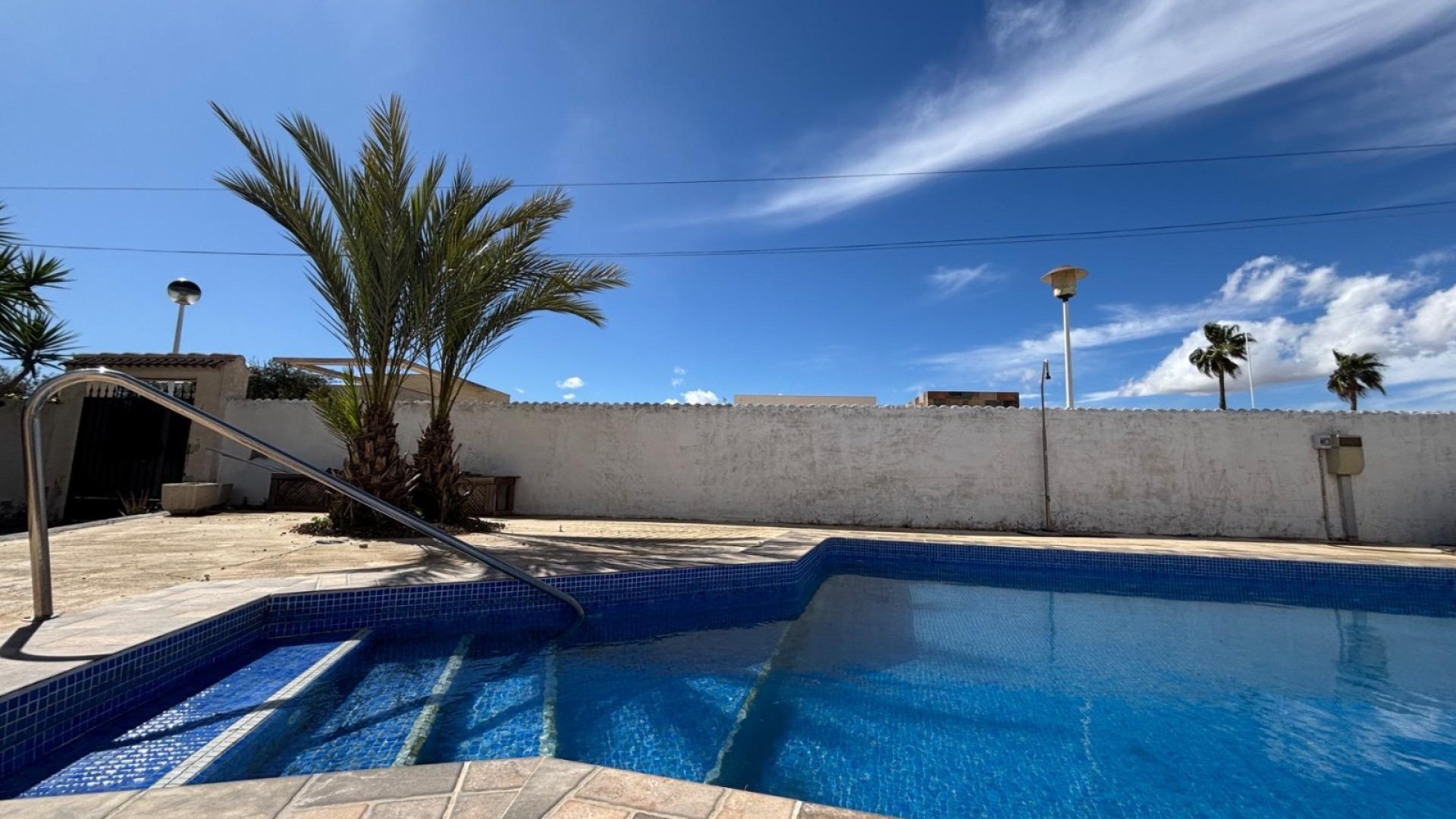 Resale - Villa -
Santa Pola