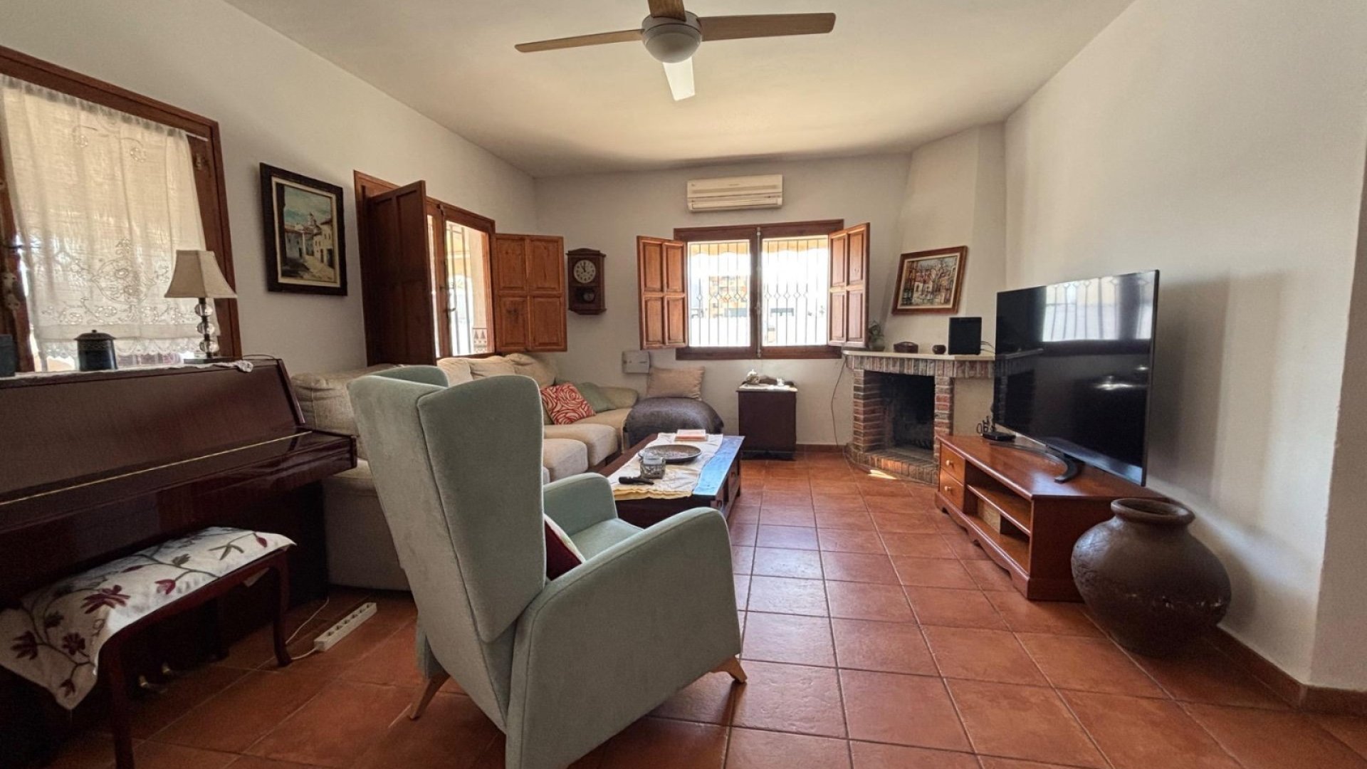Resale - Villa -
Santa Pola