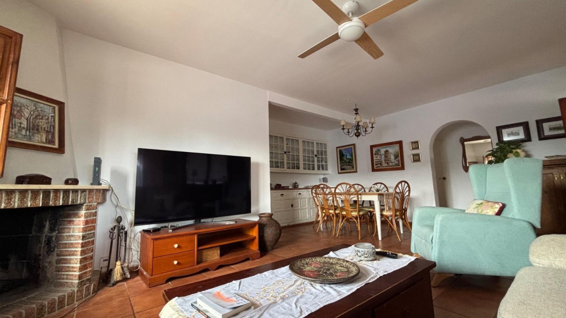Resale - Villa -
Santa Pola