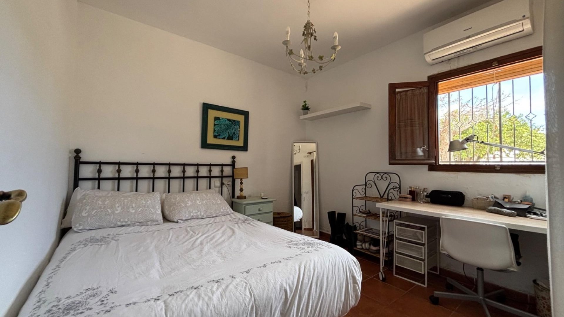 Resale - Villa -
Santa Pola