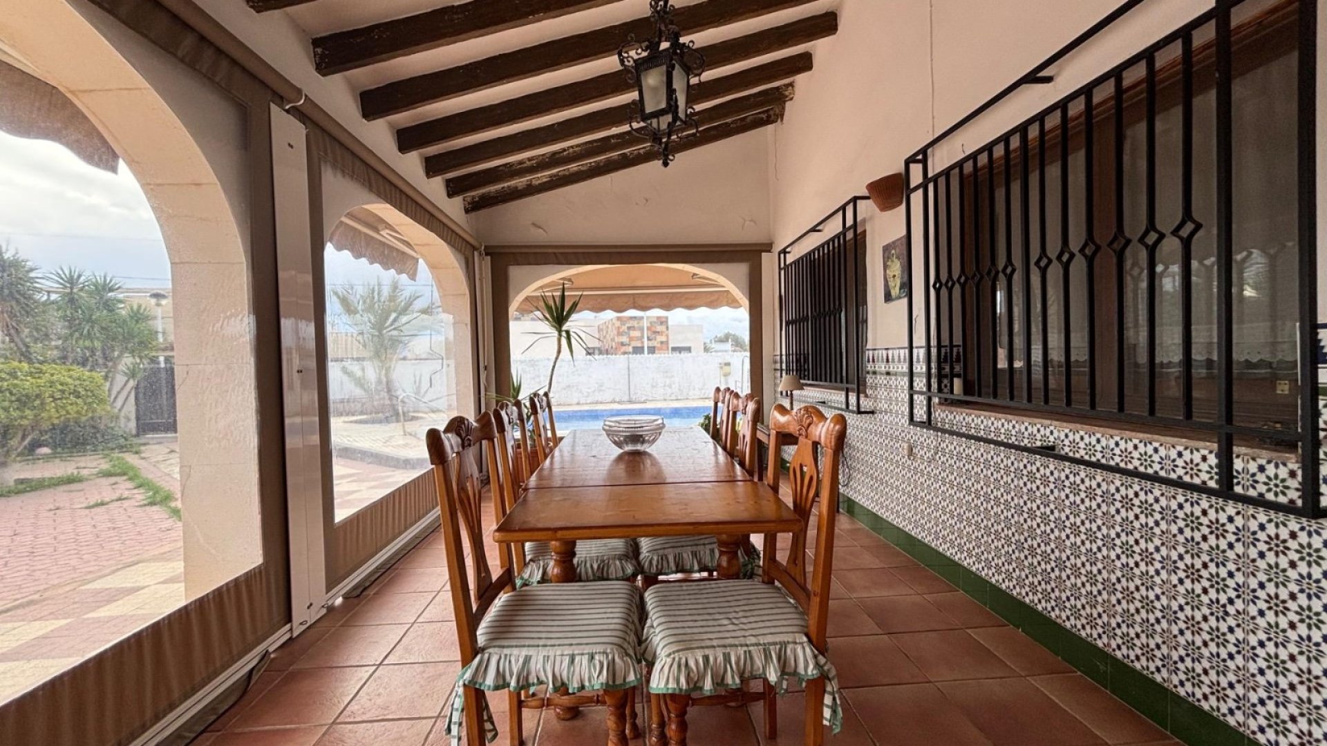 Resale - Villa -
Santa Pola