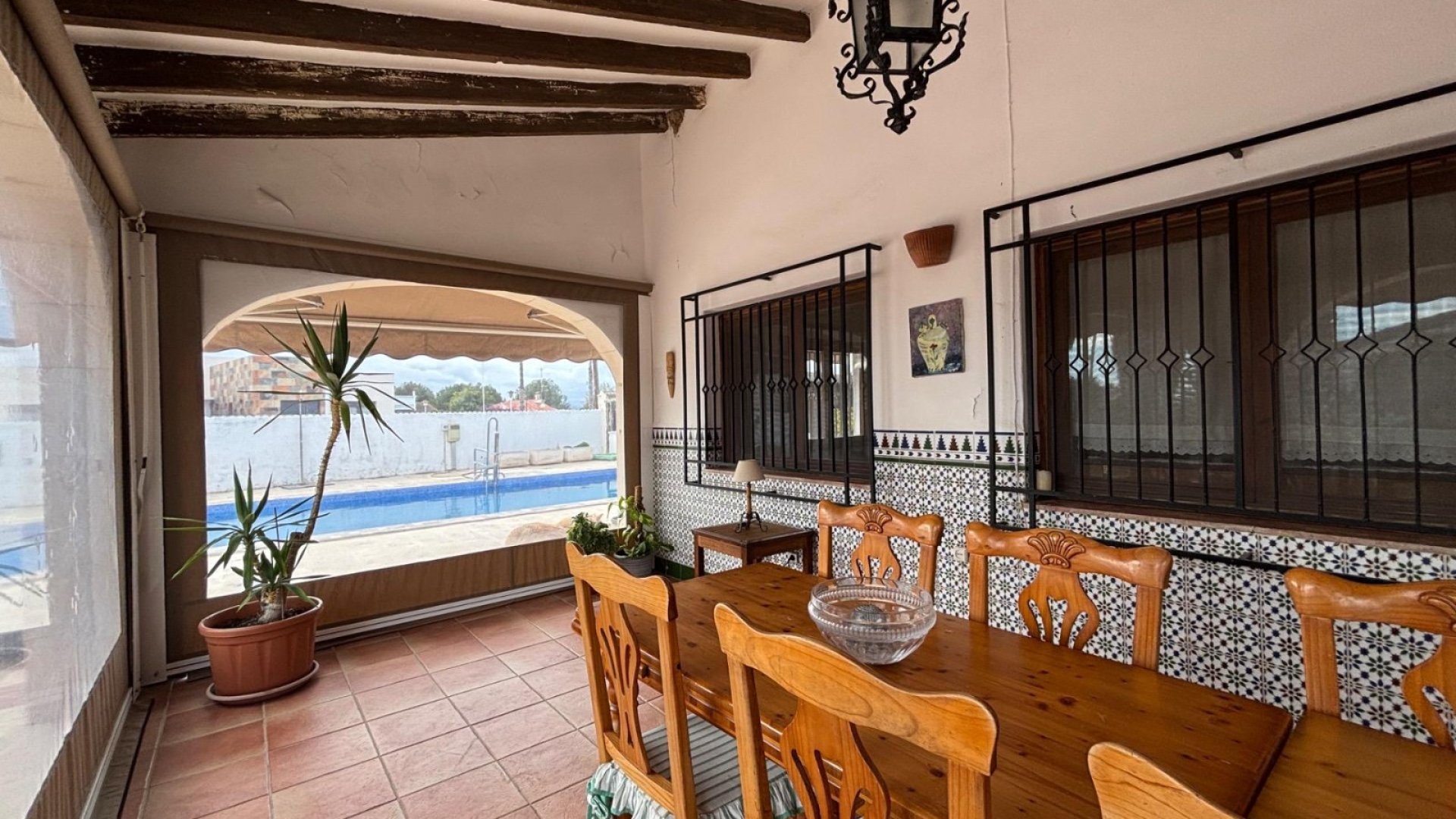 Resale - Villa -
Santa Pola