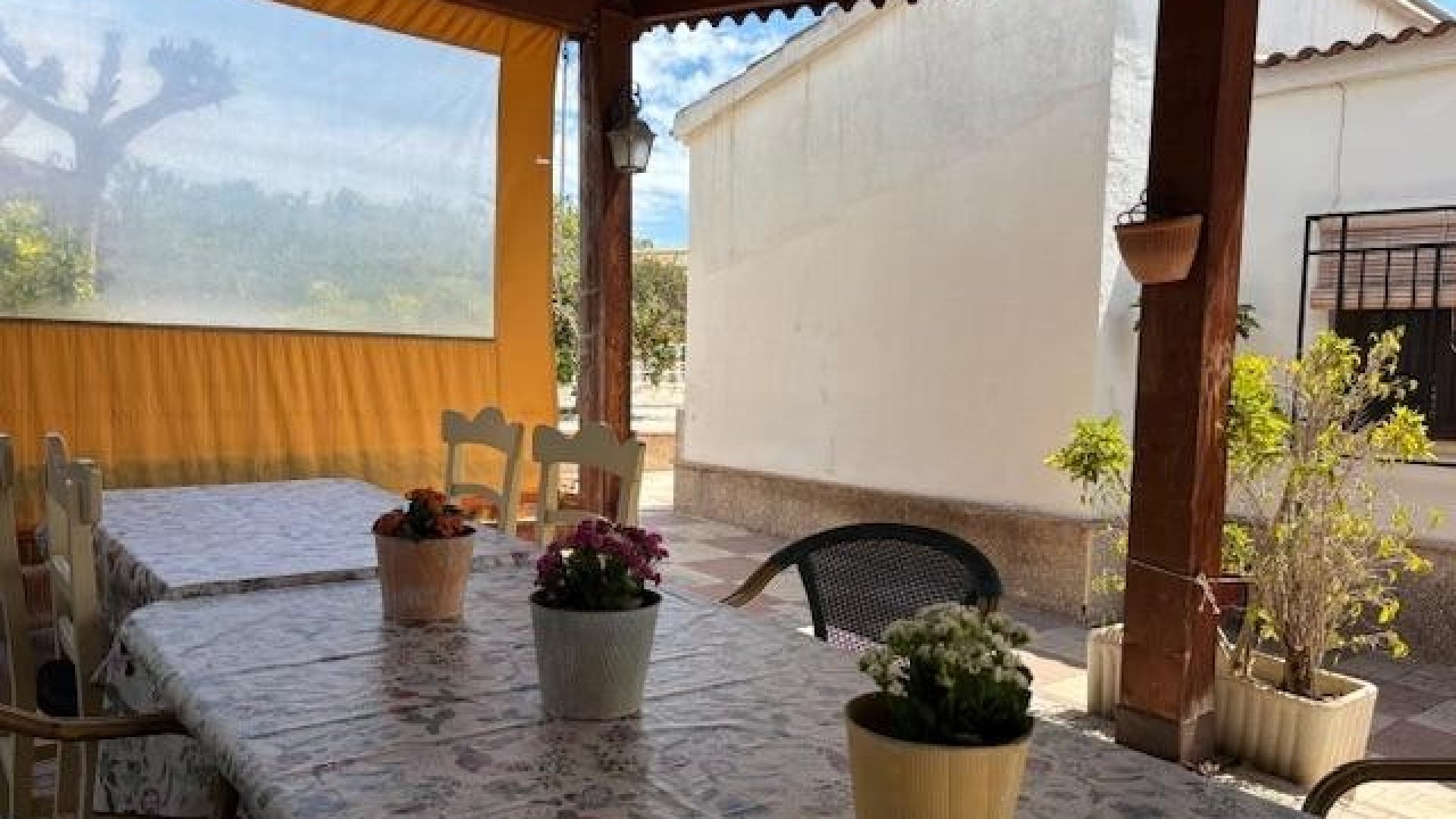 Resale - Villa -
Santa Pola