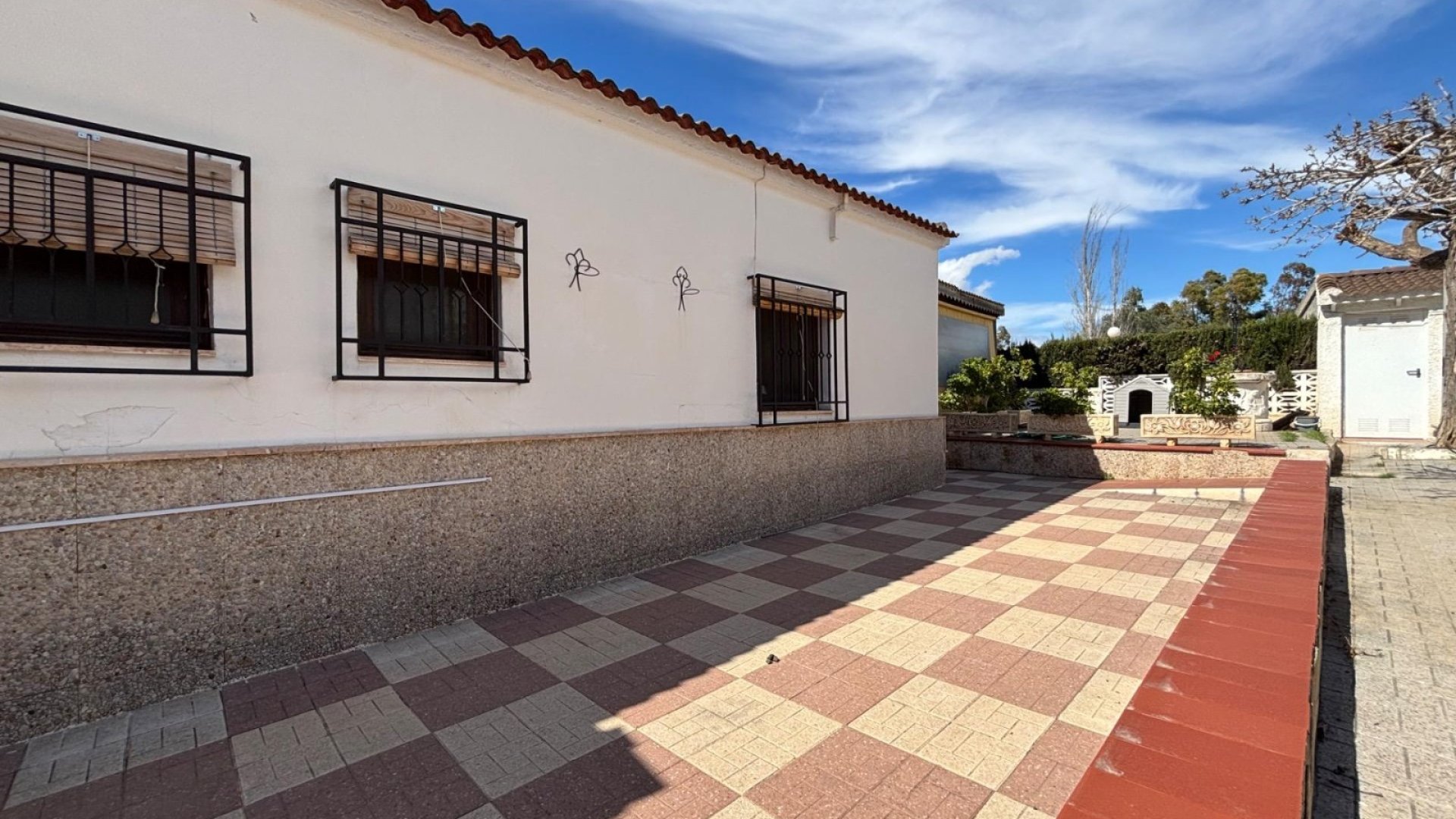 Resale - Villa -
Santa Pola