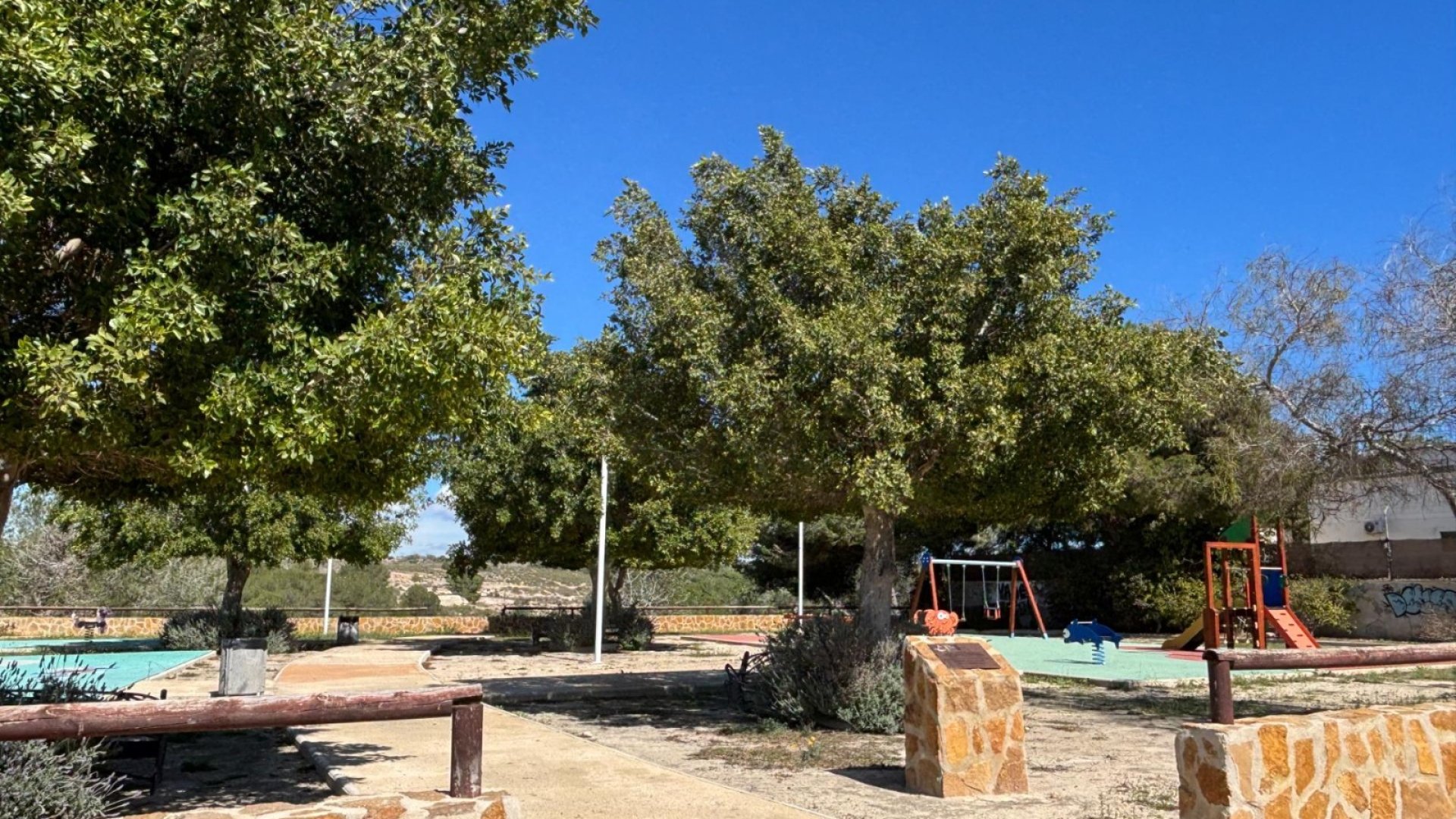 Resale - Villa -
Santa Pola