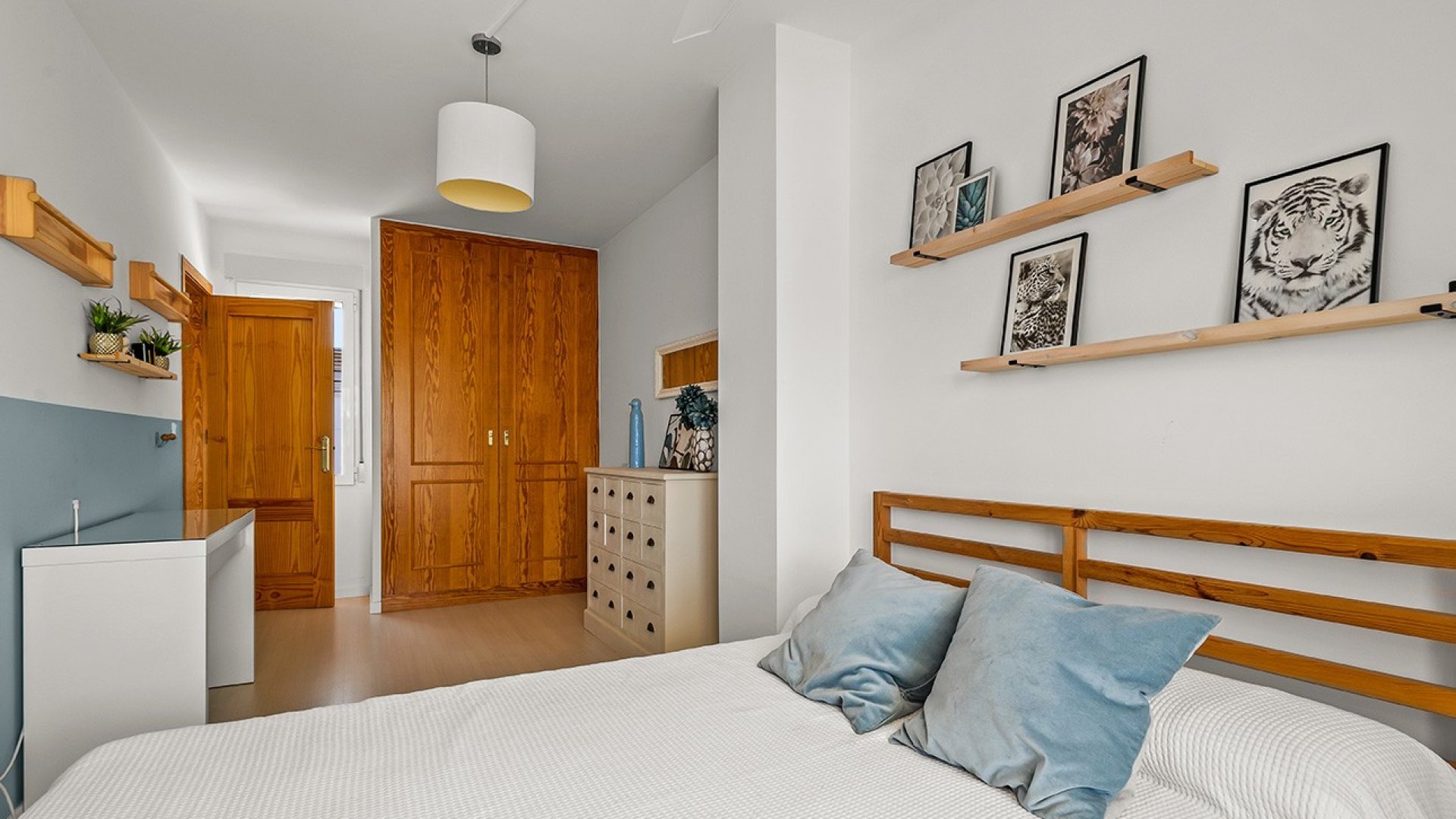 Resale - Villa -
Torre de la Horadada - Pueblo Latino