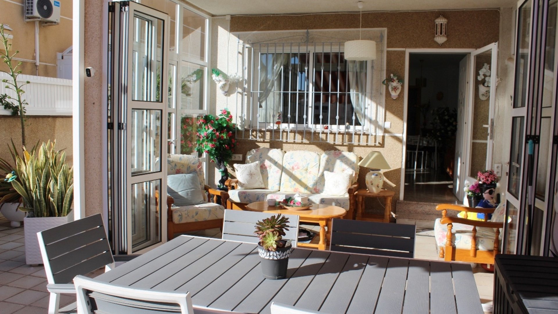 Resale - Villa -
Torre de la Horadada