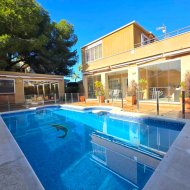 Resale - Villa -
Torrevieja - Cabo Cervera