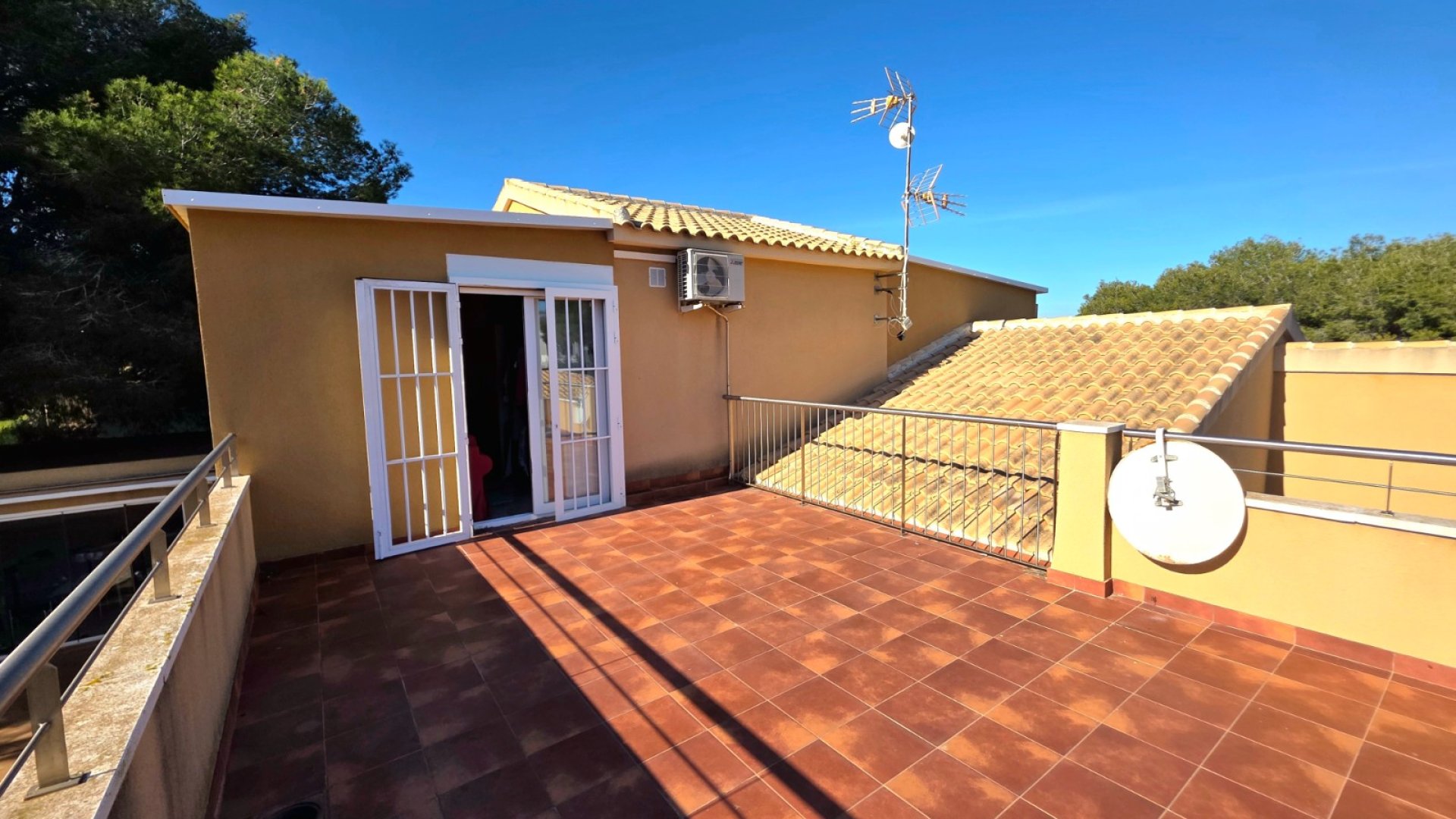 Resale - Villa -
Torrevieja - Cabo Cervera