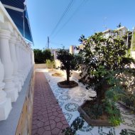 Resale - Villa -
Torrevieja - Center