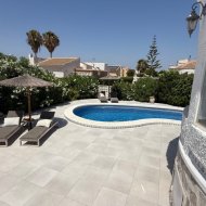 Resale - Villa -
Torrevieja - Costa Blanca