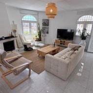 Resale - Villa -
Torrevieja - Costa Blanca