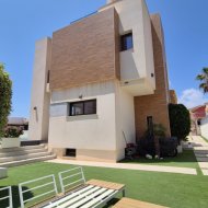 Resale - Villa -
Torrevieja - Costa Blanca