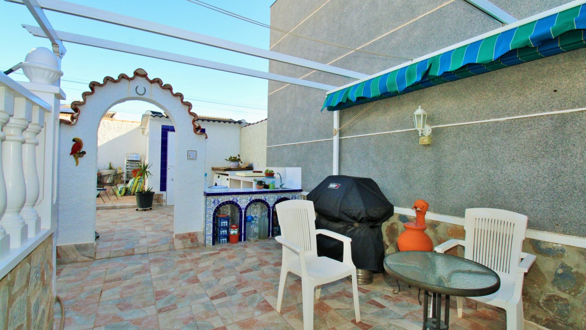 Resale - Villa -
Torrevieja - El Chaparral