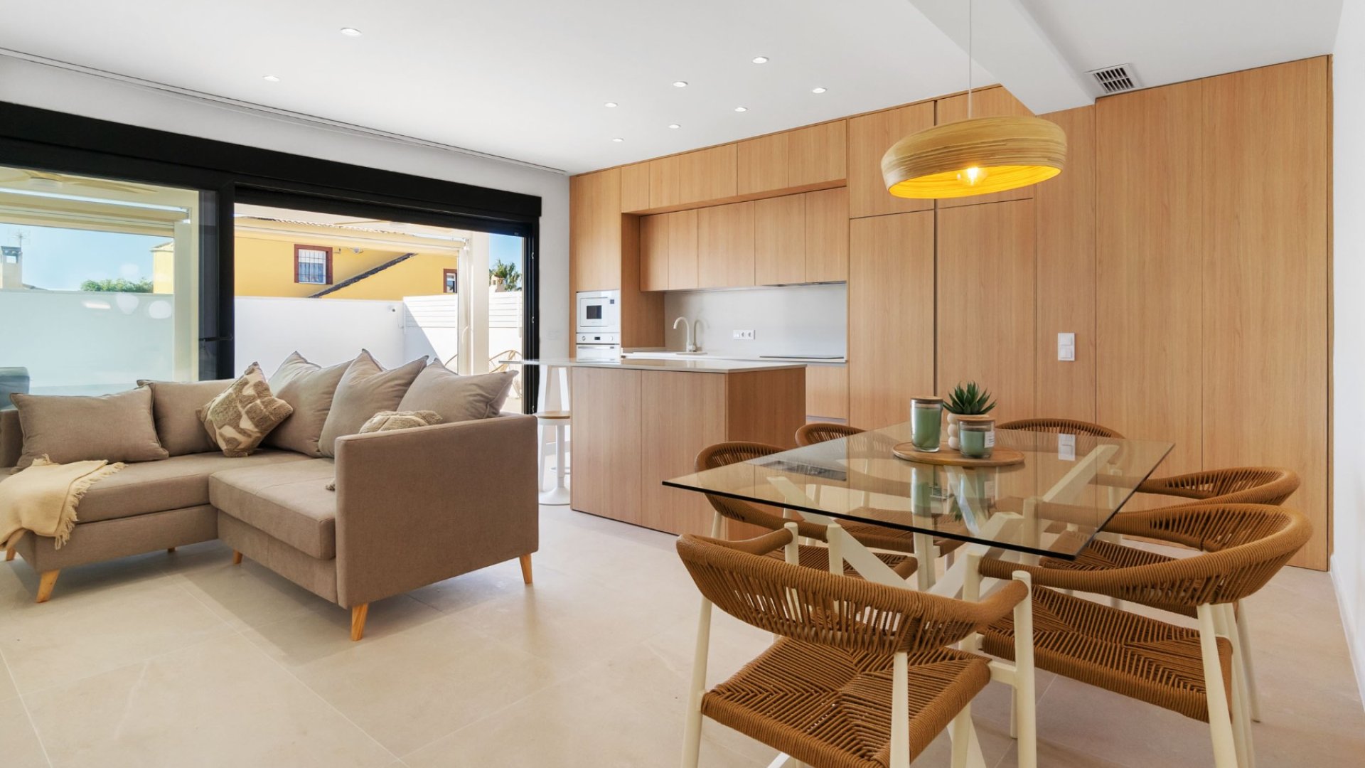 Resale - Villa -
Torrevieja - El Chaparral