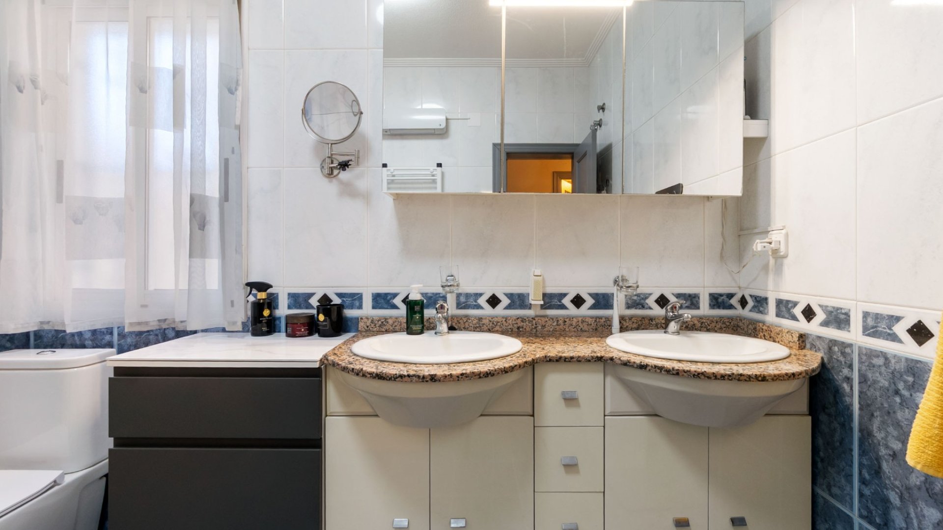 Resale - Villa -
Torrevieja - El Chaparral