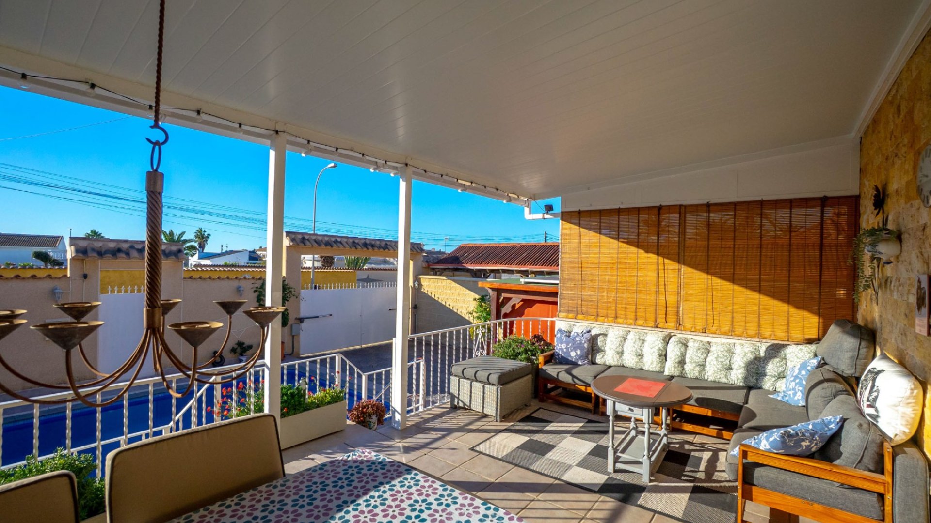 Resale - Villa -
Torrevieja - El Chaparral