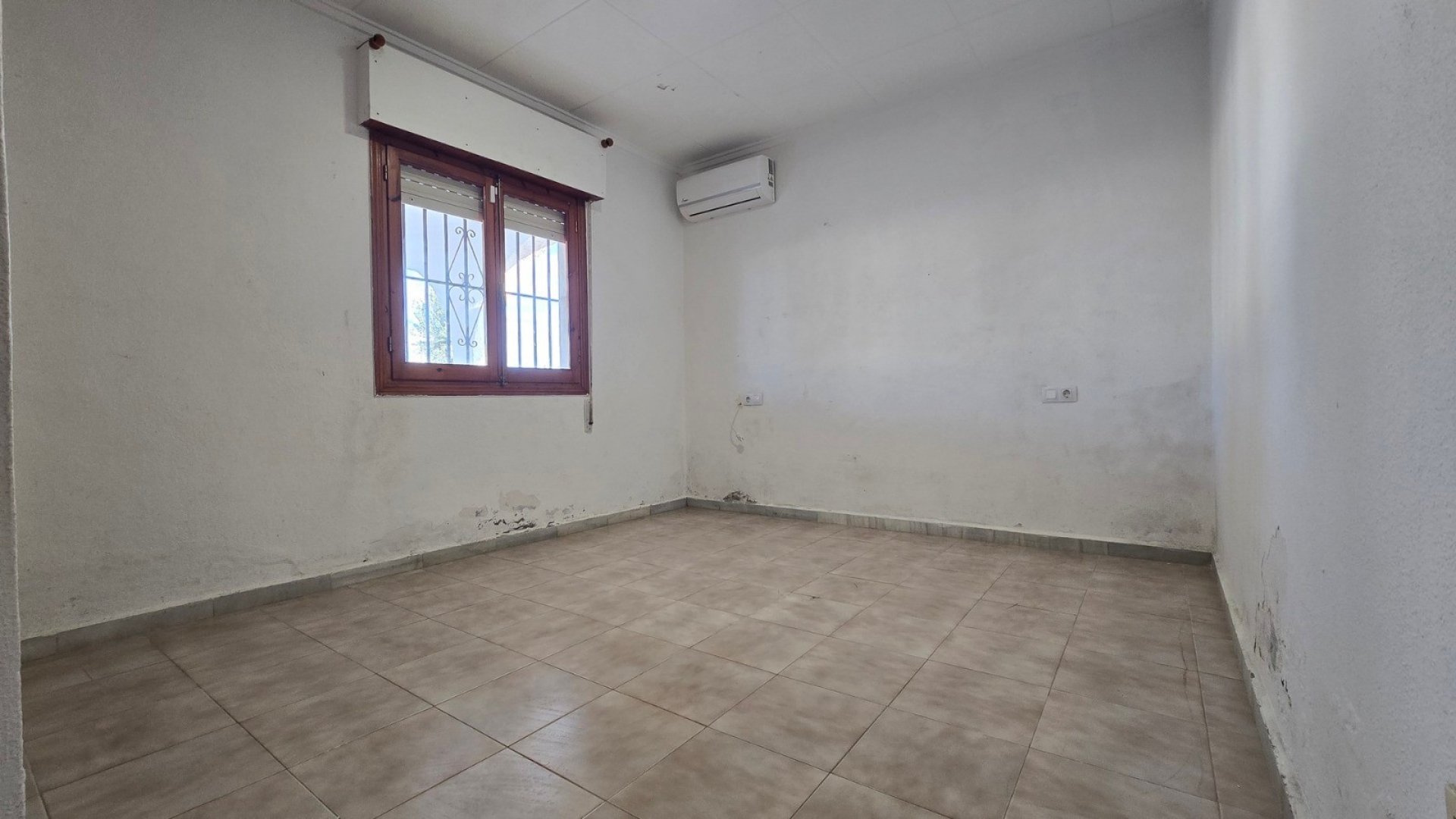 Resale - Villa -
Torrevieja - El Chaparral