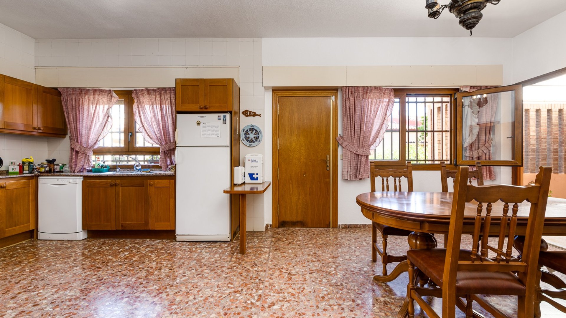 Resale - Villa -
Torrevieja - La Mata