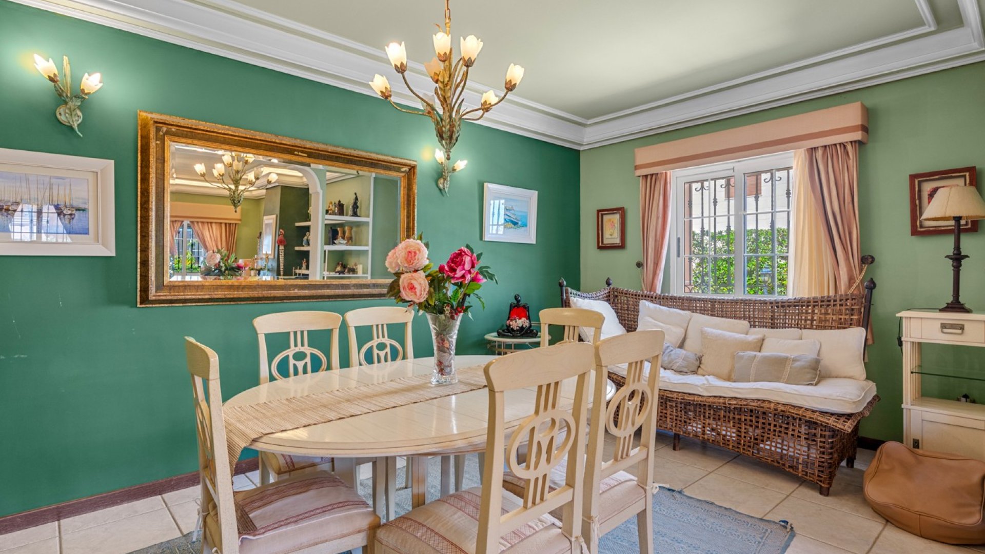 Resale - Villa -
Torrevieja - La Mata