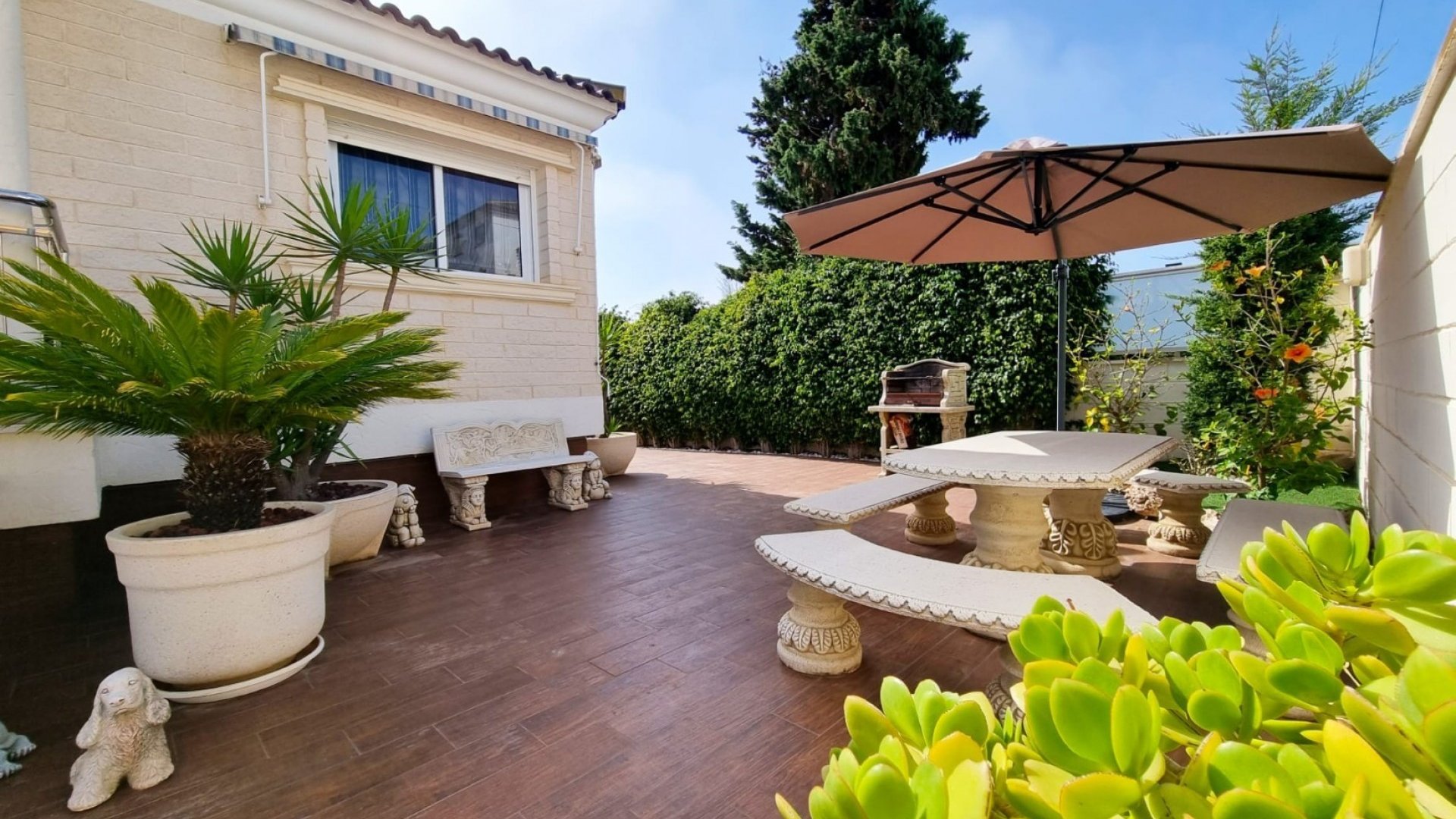 Resale - Villa -
Torrevieja - La Mata