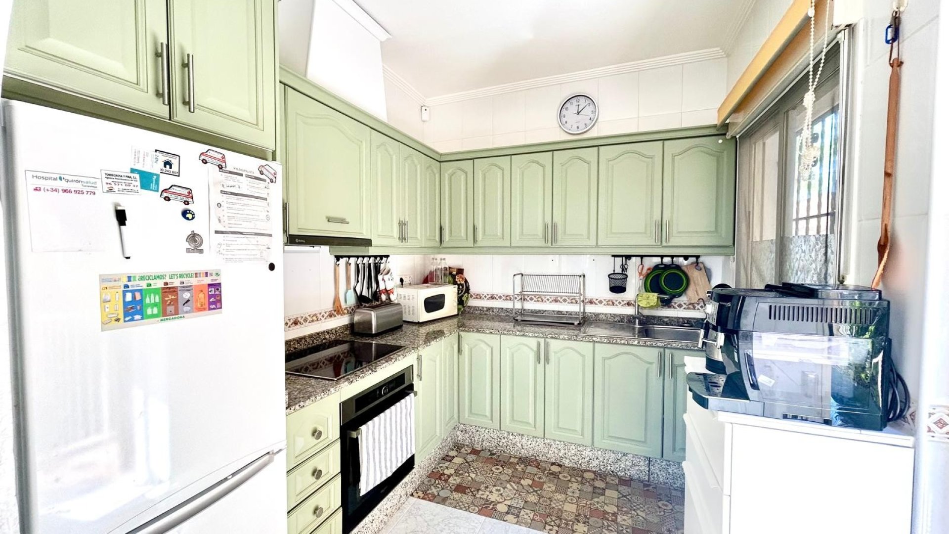 Resale - Villa -
Torrevieja - La Siesta