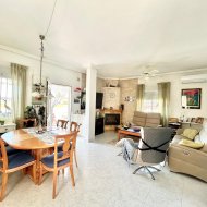 Resale - Villa -
Torrevieja - La Siesta