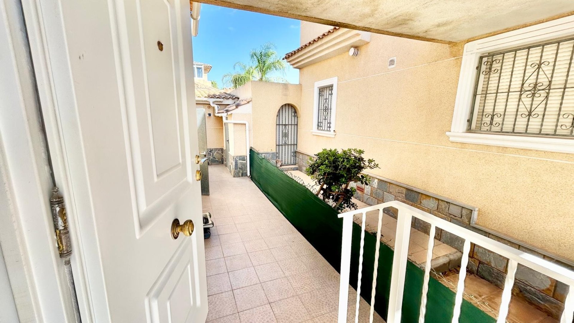 Resale - Villa -
Torrevieja - La Siesta