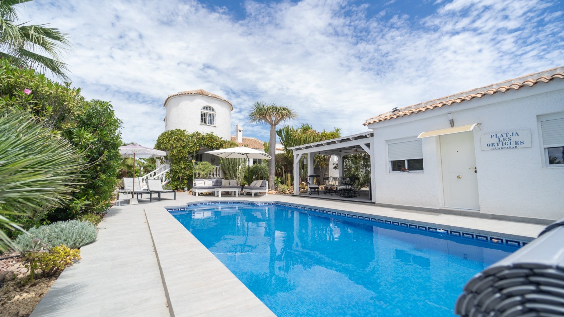 Resale - Villa -
Torrevieja - La Siesta