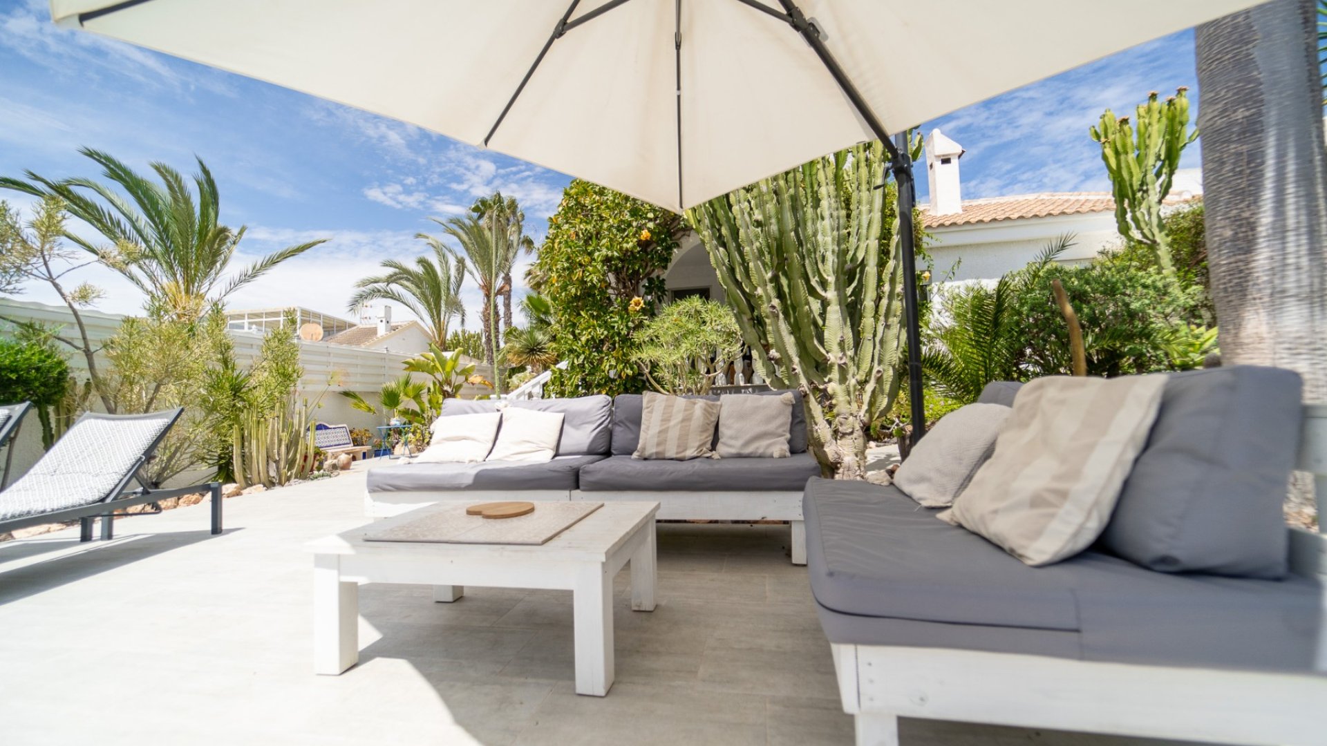 Resale - Villa -
Torrevieja - La Siesta