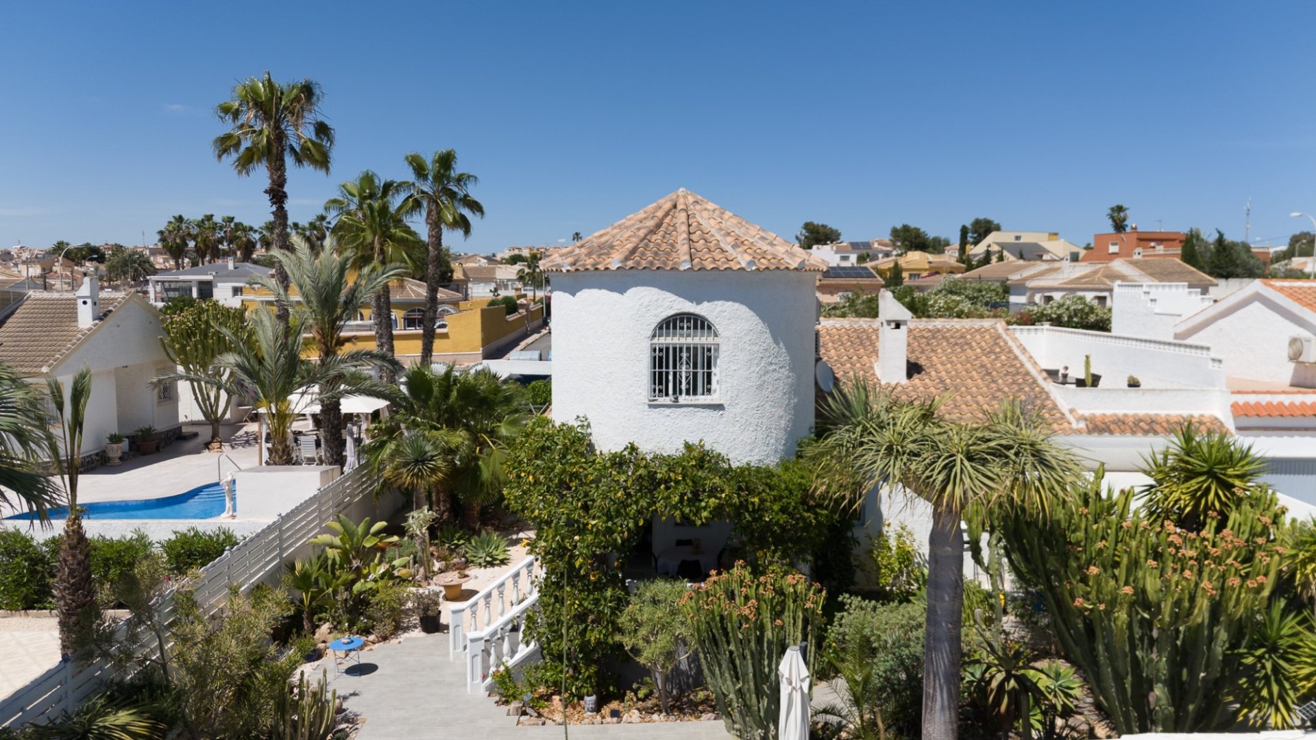 Resale - Villa -
Torrevieja - La Siesta