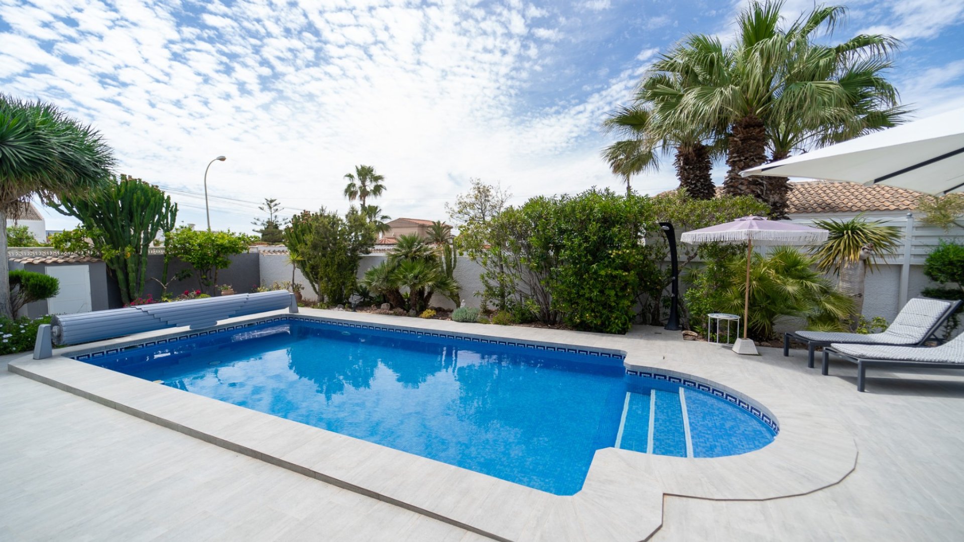 Resale - Villa -
Torrevieja - La Siesta