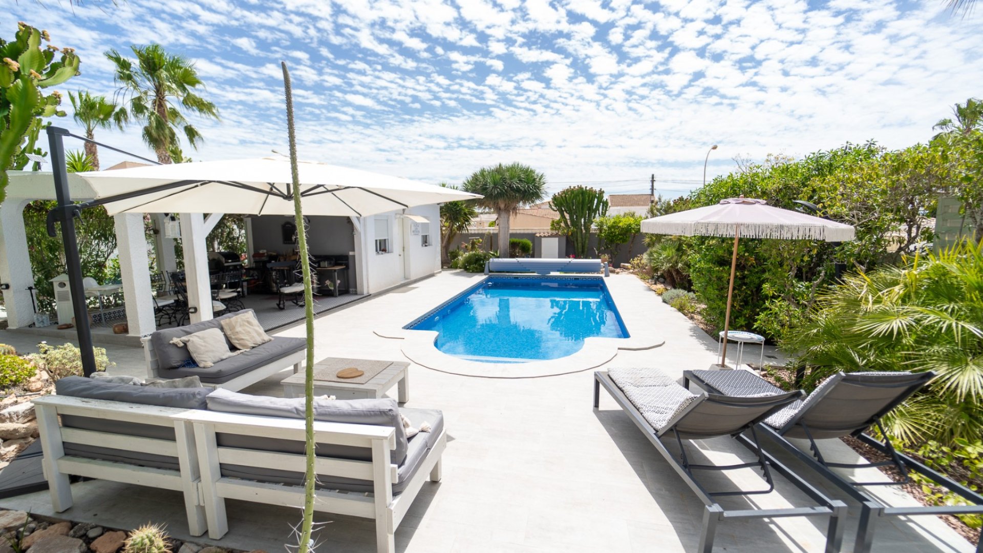 Resale - Villa -
Torrevieja - La Siesta