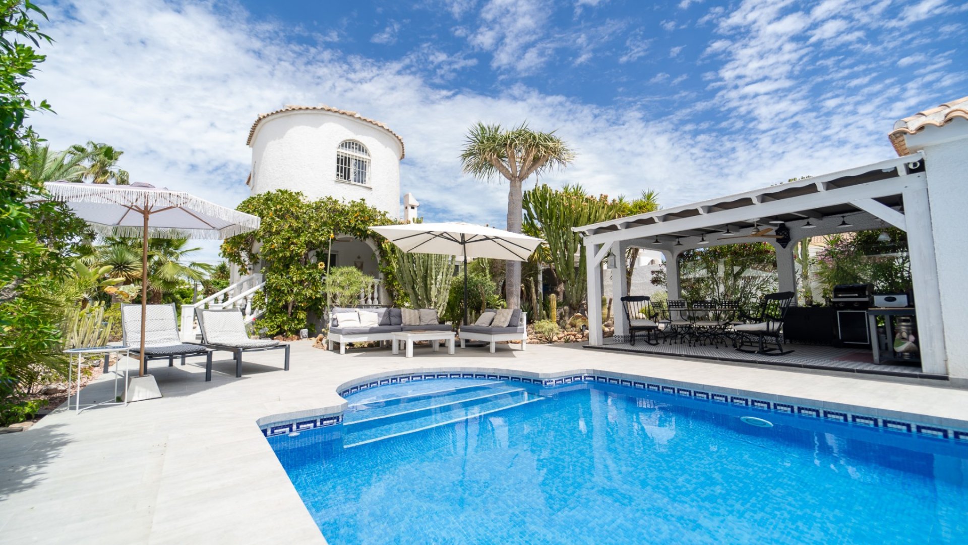 Resale - Villa -
Torrevieja - La Siesta