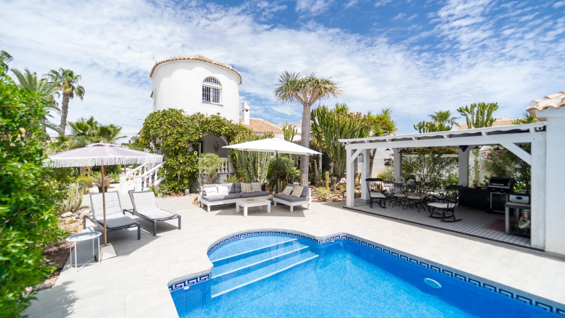 Resale - Villa -
Torrevieja - La Siesta